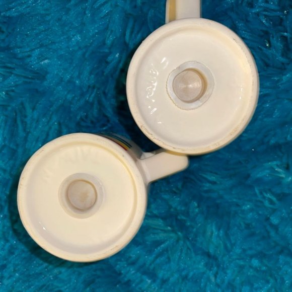 Pride vintage salt and pepper shakers - Picture 3 of 3